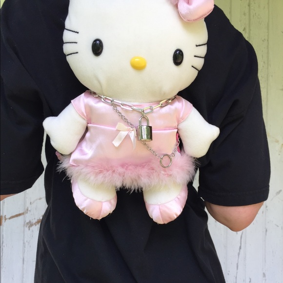 **SOLD** PUNK ANGEL HELLO KITTY PLUSH BACKPACK - Picture 5 of 5